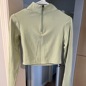 Balance Athletica aka Vitality Refine Cropped Zip in Halogen